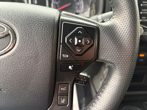 Used 2021 Toyota 4Runner Venture w/ Moonroof Package AWD/4WD image 15
