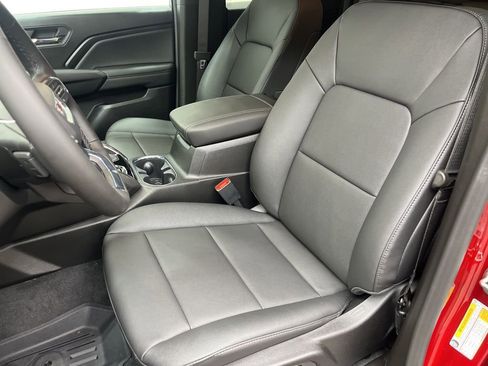 New 2026 GMC Canyon Elevation w/ Convenience Package image 8