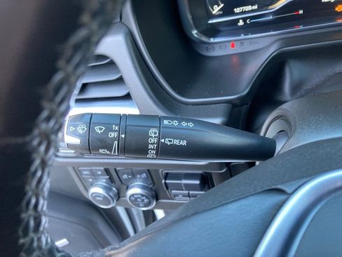 Certified 2022 GMC Yukon XL SLT w/ SLT Luxury Package image 28