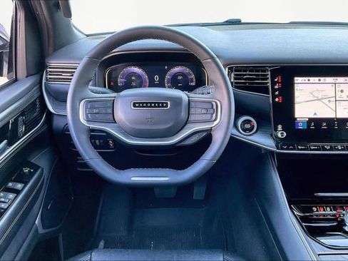 Used 2024 Jeep Wagoneer L Series II w/ Flexible Seating Group image 8
