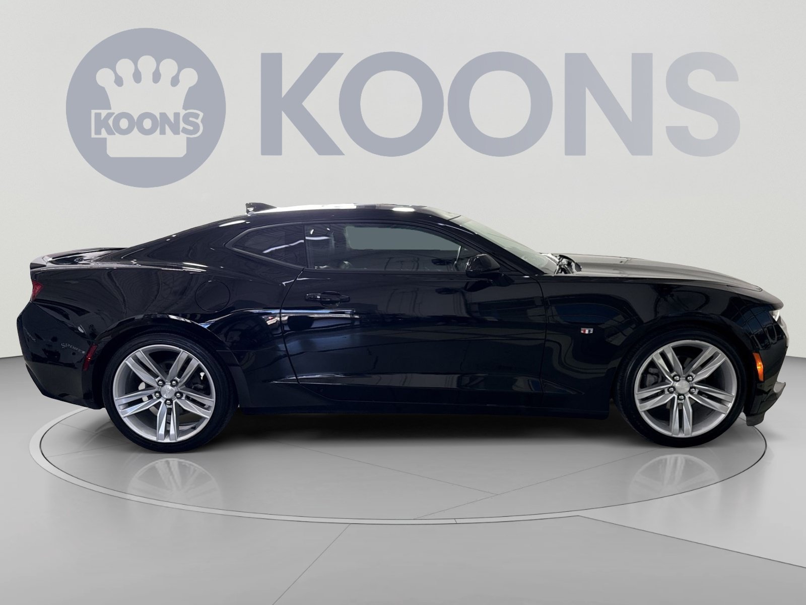 Used 2017 Chevrolet Camaro LT RWD image 12