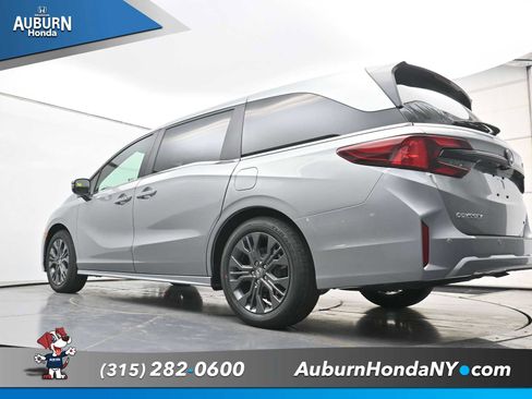 New 2026 Honda Odyssey Touring image 23