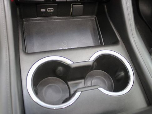 Used 2021 Chevrolet Suburban Z71 w/ Z71 Signature Package image 72