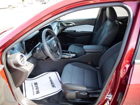 Certified 2024 Chevrolet Trax LT image 19