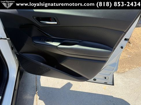 Used 2019 Toyota C-HR LE FWD image 28
