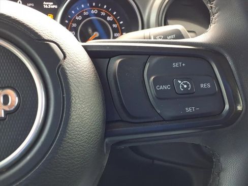 Used 2023 Jeep Gladiator Willys image 27