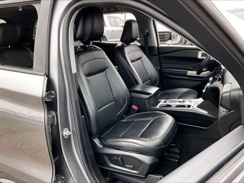 Used 2023 Ford Explorer Limited w/ Equipment Group 301A image 8