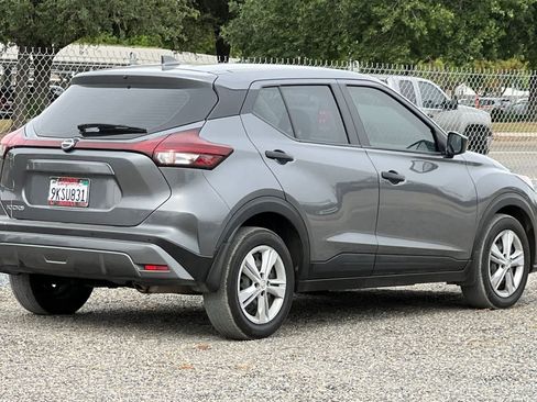 Used 2024 Nissan Kicks S image 3