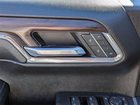 Used 2024 GMC Sierra 1500 SLT image 13