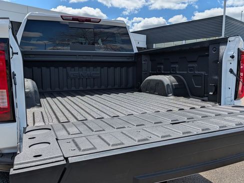 New 2026 GMC Sierra 1500 AT4X AWD/4WD image 32