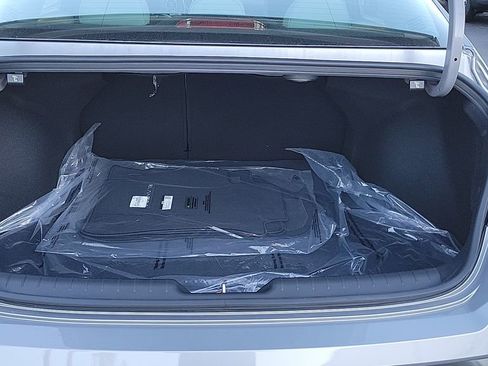 New 2026 Hyundai Elantra Limited image 33