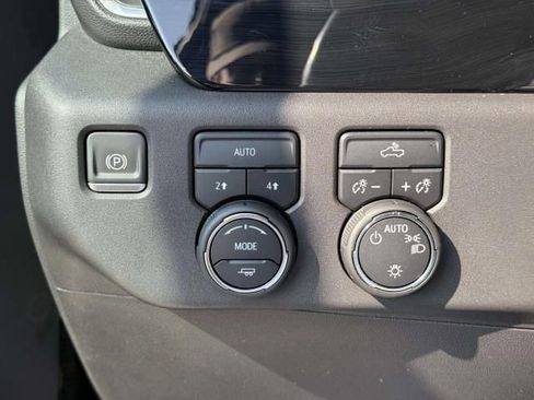 Used 2022 Chevrolet Silverado 1500 LT image 18