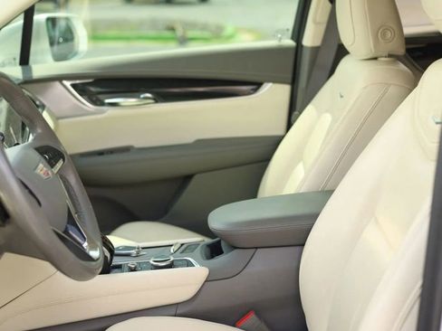 Used 2020 Cadillac XT6 Premium Luxury image 29