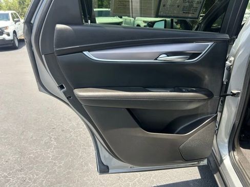 Used 2024 Cadillac XT5 Luxury FWD image 13