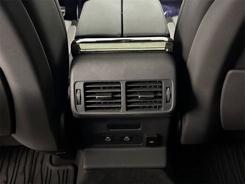 Certified 2024 Land Rover Range Rover Velar Dynamic SE image 25