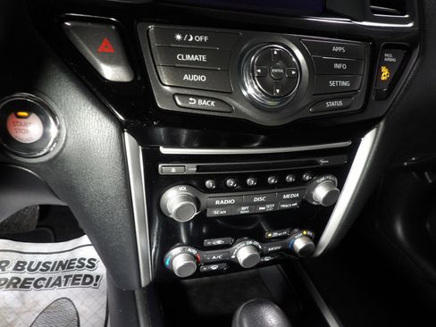 Used 2018 Nissan Pathfinder SV w/ Cargo Package image 18