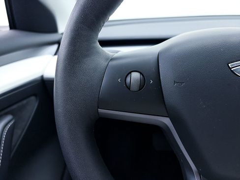 Used 2023 Tesla Model 3 Standard Range image 29