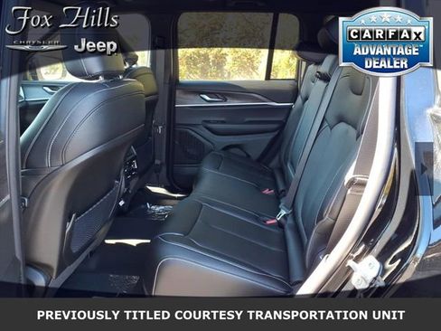 New 2025 Jeep Grand Cherokee Limited w/ Black Appearance Package image 11