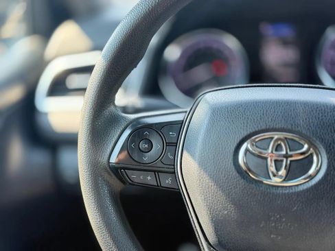 Used 2018 Toyota Camry LE FWD image 18