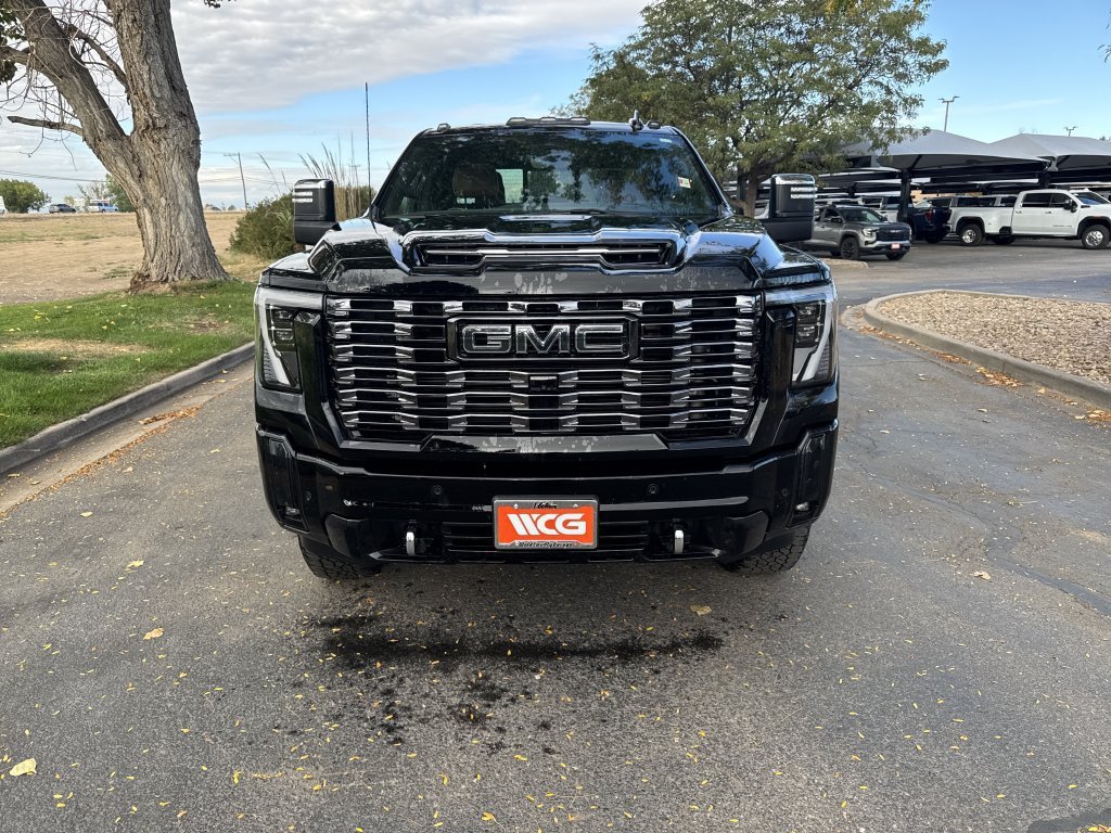 Used 2025 GMC Sierra 3500 Denali Ultimate AWD/4WD image 2