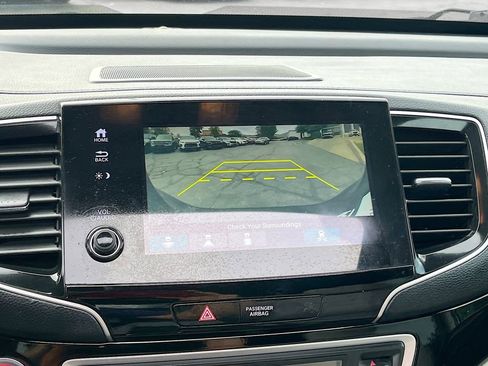 Used 2021 Honda Pilot Touring image 14