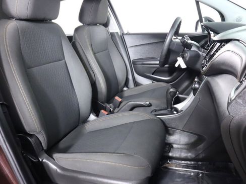 Used 2021 Chevrolet Trax LS w/ Tint and Cruise Package image 36