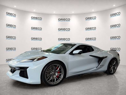Used 2024 Chevrolet Corvette Z06 RWD image 3