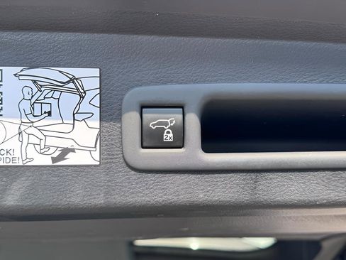 Used 2022 Toyota Sienna XLE w/ XLE Plus Package image 33