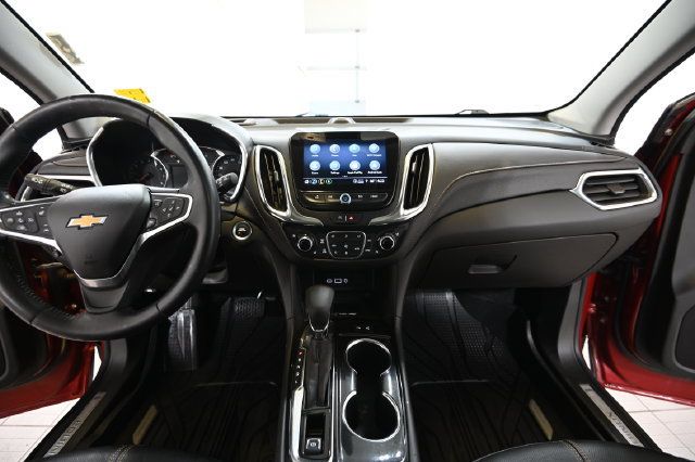 Used 2022 Chevrolet Equinox Premier AWD/4WD image 2