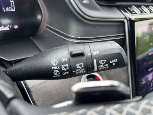 Used 2024 Jeep Grand Cherokee Limited AWD/4WD image 16