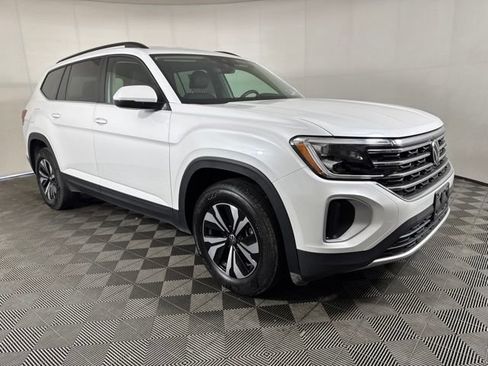 Certified 2026 Volkswagen Atlas SE AWD/4WD image 1