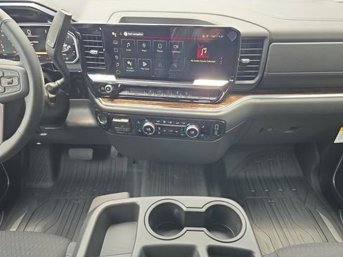 New 2026 GMC Sierra 2500 SLE w/ SLE Value Package; AWD/4WD image 13
