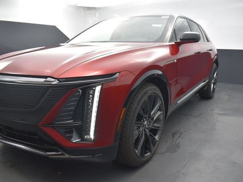 New 2026 Cadillac Lyriq Signature Sport w/ Nappa Leather Package AWD/4WD image 38