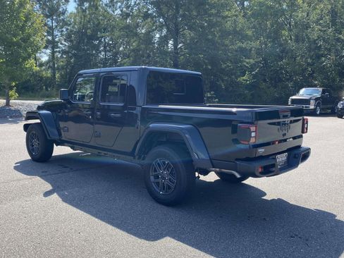 New 2025 Jeep Gladiator Sport image 6