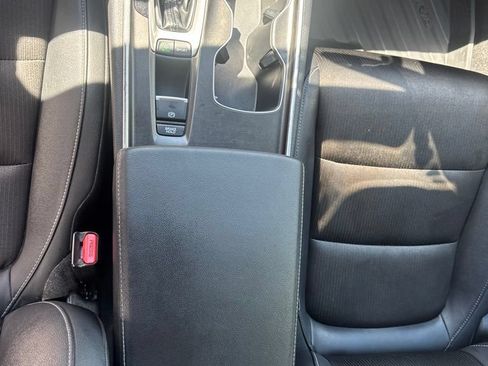 Used 2019 Honda Accord Sport image 14