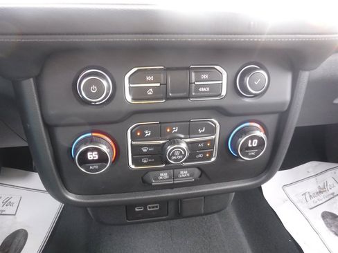 Used 2021 Chevrolet Tahoe 2WD w/ Remote Keyless Entry Package image 17