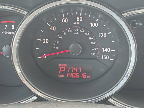 Used 2011 Kia Sorento 2WD image 13