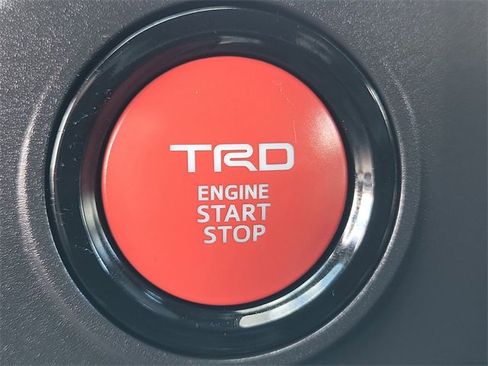 Used 2025 Toyota Tacoma TRD Sport image 13