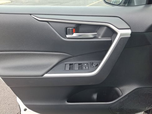 Used 2023 Toyota RAV4 SE w/ Weather & Moonroof Package image 12