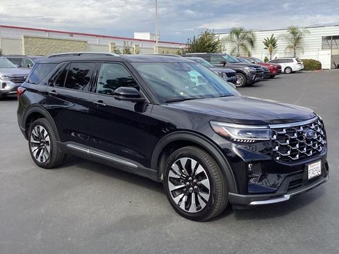 Used 2025 Ford Explorer Platinum w/ LUX Leather Package image 3