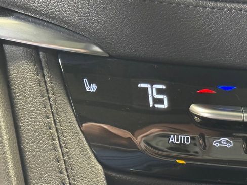 Used 2024 Cadillac XT6 Luxury w/ LPO, Floor Liner Package FWD image 44