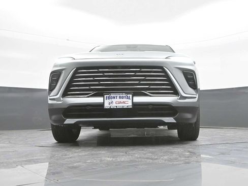 Used 2025 Buick Enclave Preferred w/ Power Package image 42