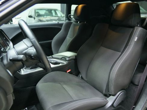 Used 2016 Dodge Challenger R/T image 30