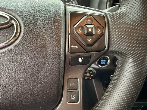 Used 2022 Toyota Tacoma TRD Sport w/ Technology Package AWD/4WD image 12