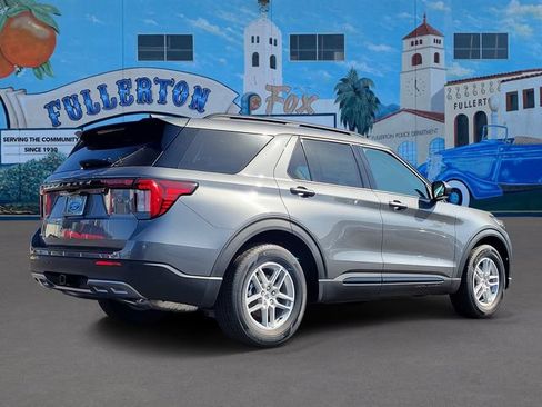 New 2026 Ford Explorer Active w/ Active Comfort Package RWD image 4