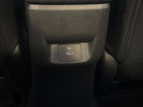 Used 2025 Nissan Versa SV FWD image 22