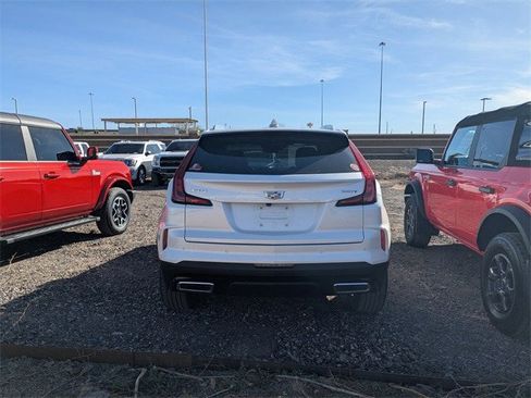 Used 2024 Cadillac XT4 Premium Luxury image 6