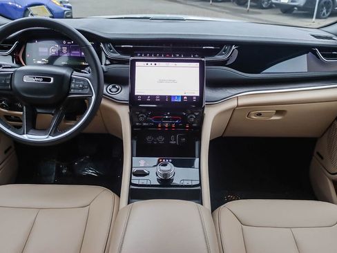 Used 2023 Jeep Grand Cherokee 4WD 4xe image 18