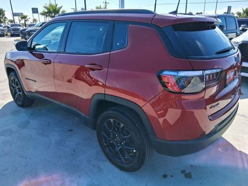 New 2026 Jeep Compass Latitude image 5