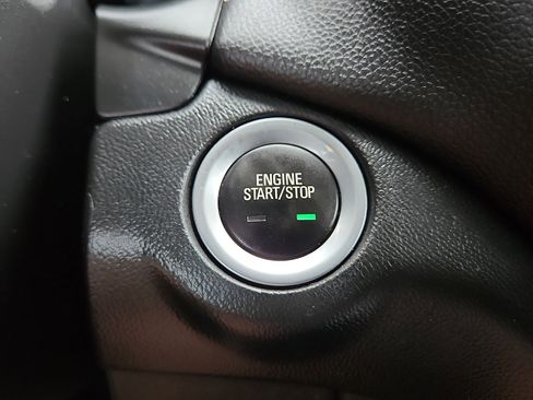 Used 2019 Chevrolet Equinox LT FWD image 19